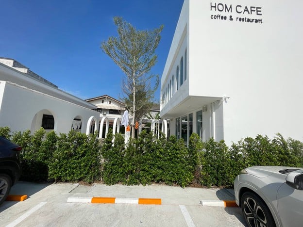 Hom cafe & Restaurant -