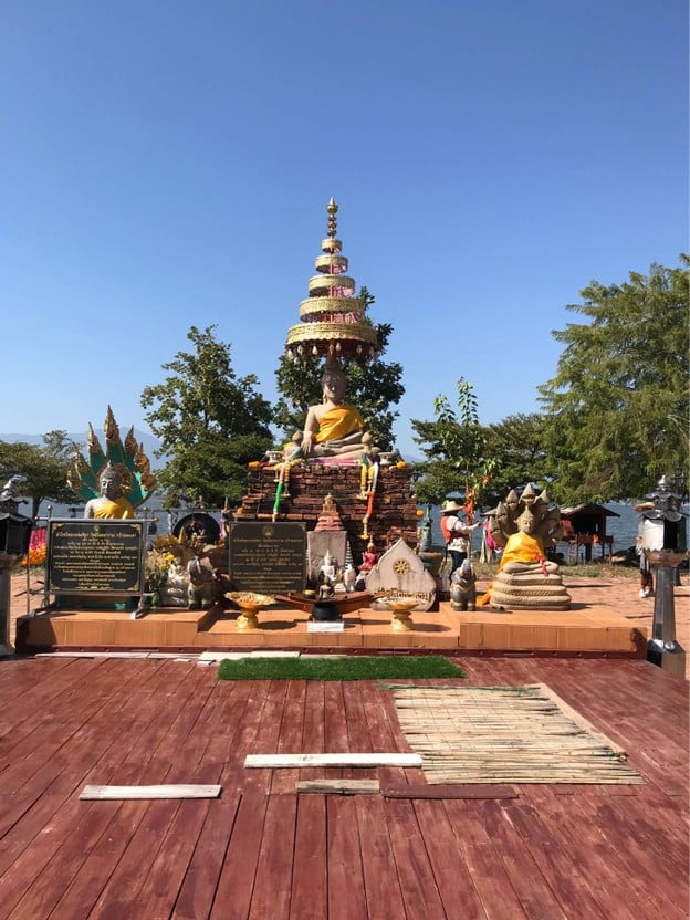 บรรยากาศ วัดติโลกอาราม กลางกว๊านพะเยา