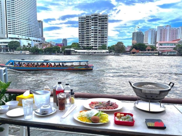 Everyday mookrata & cafe Riverside