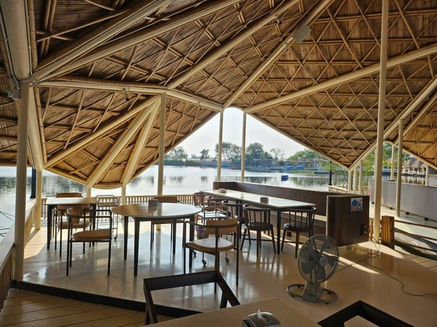 บรรยากาศ Bamboo Light