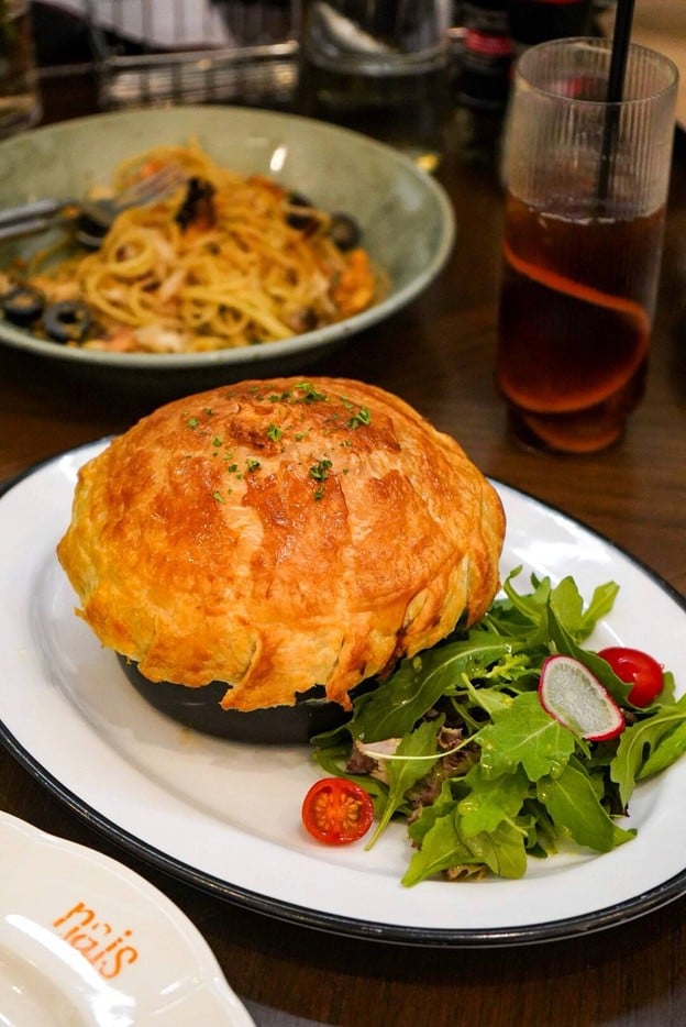 Nais พร้อมพงษ์