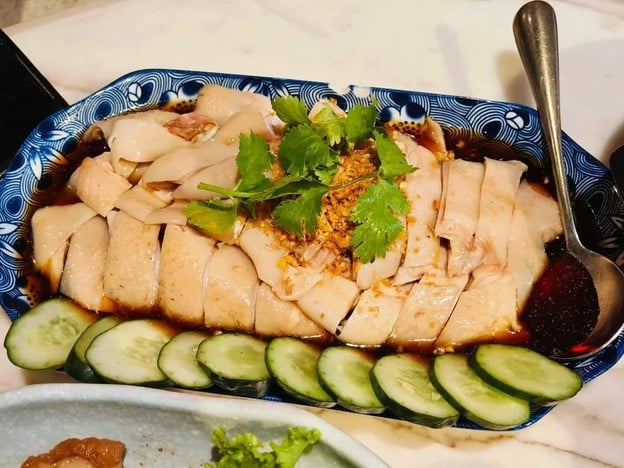 ข้าวมันไก่เบตง จางเจียหยี 張家餘 (Baytong Chicken rice)