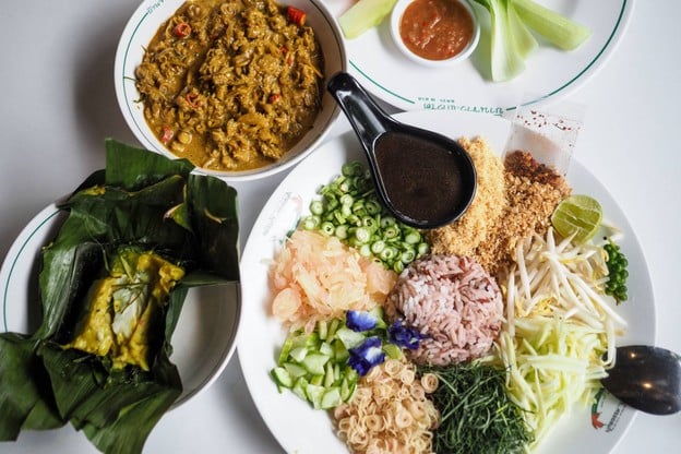 บ้านข้าว แกงใต้ แกงใต้  ณ คอน ณ ตาก ตาก