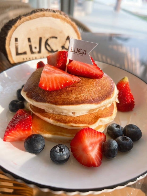 Luca Beach Club Sichon