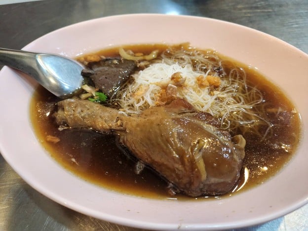 ก๋วยเตี๋ยวไก่ราชวัตร สาขา ตรงข้าม ธ.กรุงเทพ สาขา1