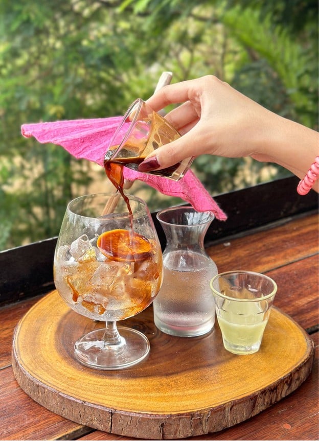 เมนูของร้าน Three Monkeys Restaurant วิชิต