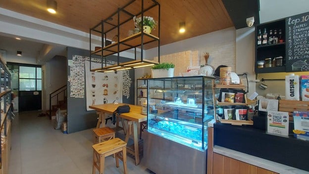 แดฟโฟดิว เบฟแอนด์เบคส์ ประชาอุทิศ90