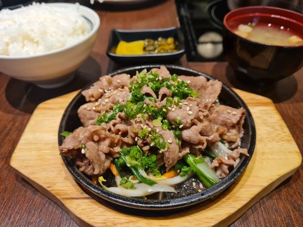 Nagiya Sathorn สาทร