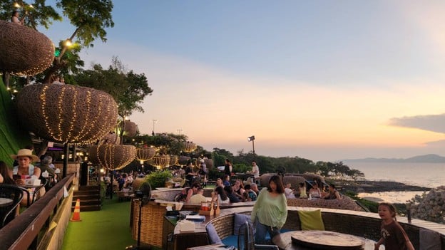 บรรยากาศ 3 Mermaids Cafe & Restaurant