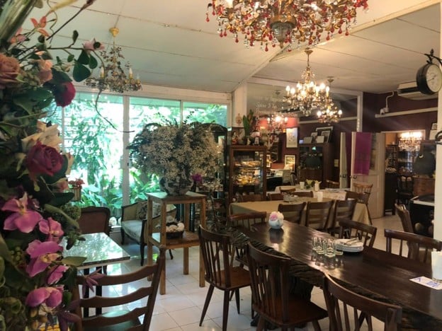 บรรยากาศ ฤาสภัตร by Nina’s