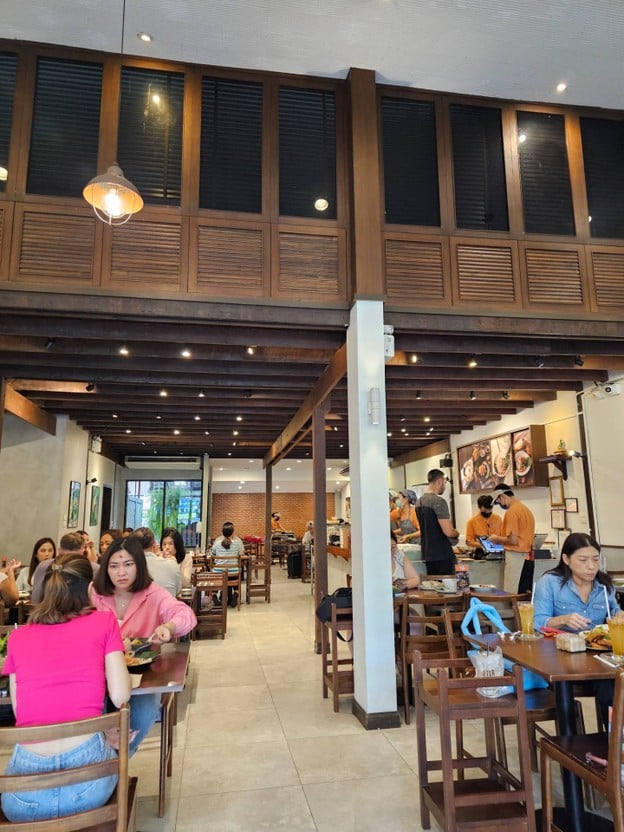 บรรยากาศ บ้านส้มตำ สาทร