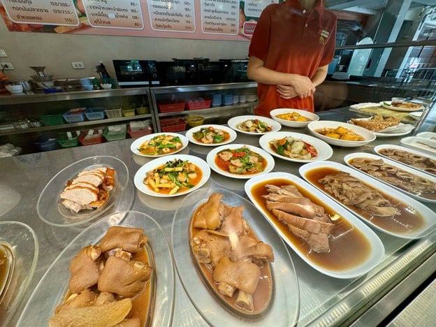 ร้านอาหาร ปราสาททอง ประตูน้ำพระอินทร์