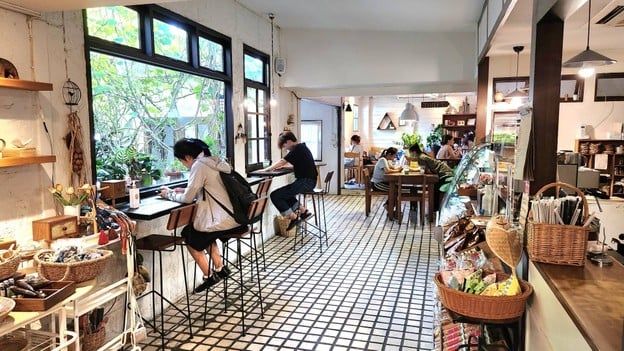 บรรยากาศ Charlotte Hut Coffee & Tea Bar แพร่