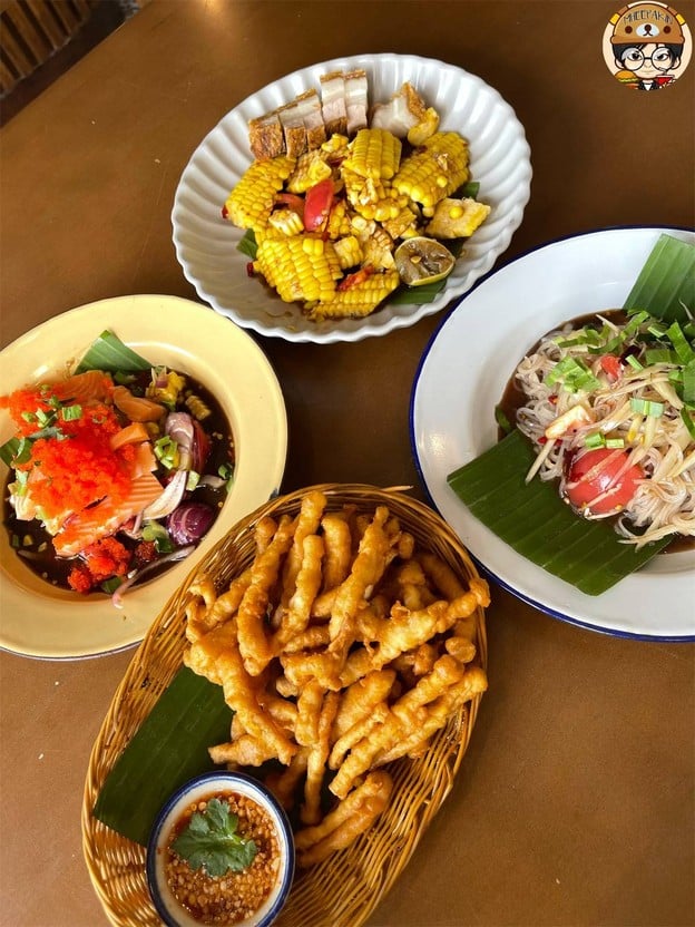 Homnoir หอมนัวร์ somtum&cafe ฉะเชิงเทรา