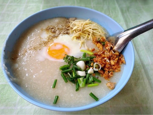 เมนูของร้าน โจ๊ก ข้าวต้ม นัดพบ สีลม