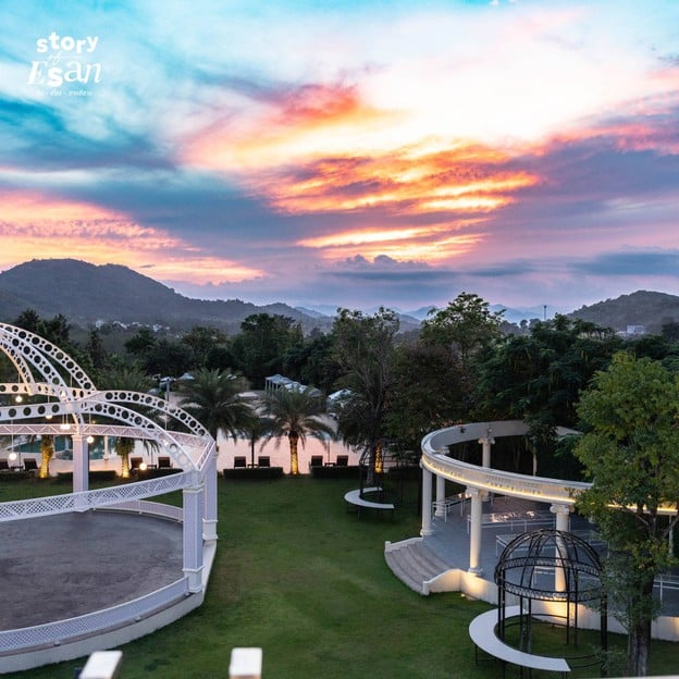 บรรยากาศ La Vista Restaurant