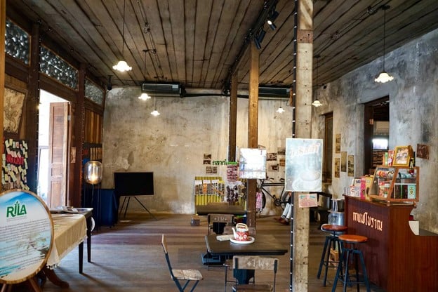 บรรยากาศ หลานเอก คอฟฟี่เฮาส์ Yomjinda