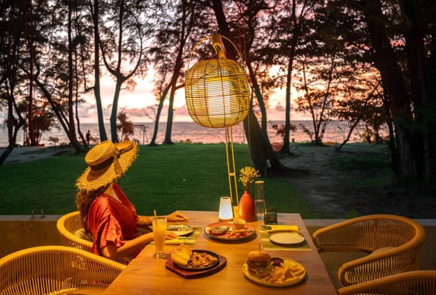 Le Méridien Phuket Mai Khao Beach Resort