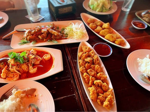 โรงเตี๊ยม ตั้กม้อ (สุดขอบฟ้า)