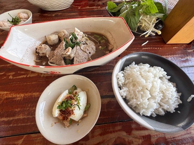 เตี๋ยวเรือปร๊ากแตก