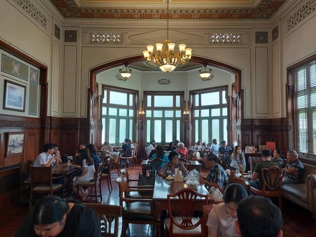 บรรยากาศ กาแฟนรสิงห์ ณ วังพญาไท