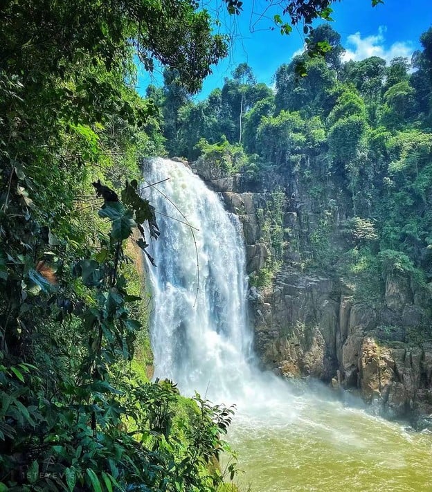 น้ำตกเหวนรก