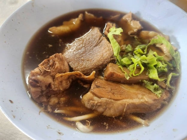 ก๋วยเตี๋ยวเนื้อบิ๊กสุราชวัตร Bigsu beef noodle 陈牛肉面-曼谷 เขตราชวัตร