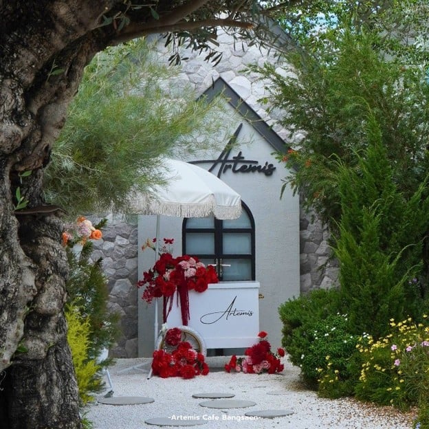 บรรยากาศ Artemis Cafe Bangsaen Artemis Cafe Bangsaen