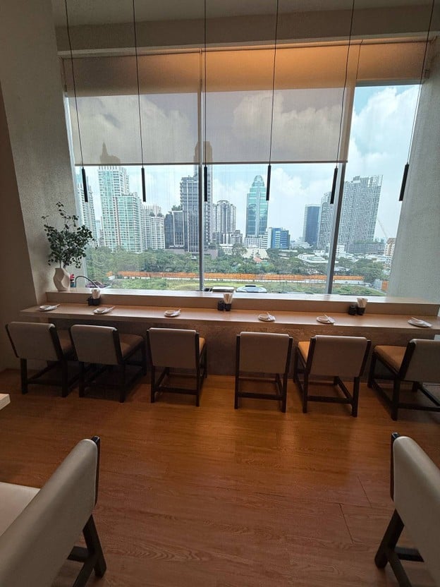 Kanori Hand Roll Bar  Central Embassy