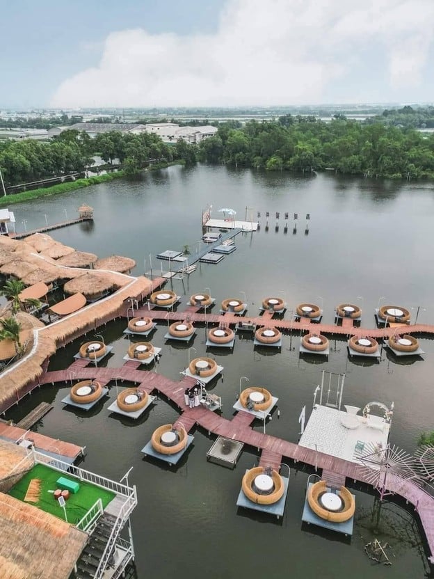 บรรยากาศ Beachy cafe บีชชี่ซีฟู้ด