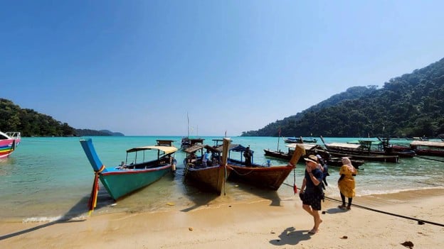 เยี่ยมชมหมู่บ้านมอแกน 1 เดย์ทริป เกาะสุรินทร์ Surin Island