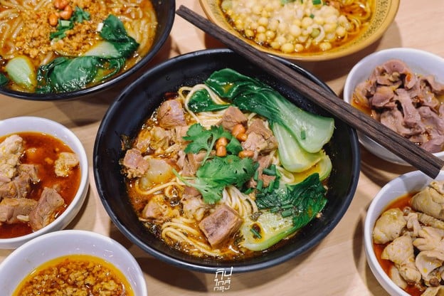 ก๋วยเตี๋ยวฉงชิ่ง เจ้าแรกของประเทศไทย!! สูตรดั้งเดิมแท้ๆ