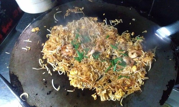 ผัดไทย หอยทอด สามกอง ภูเก็ต