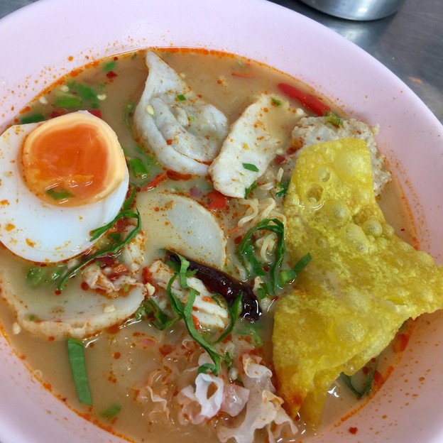 ก๋วยเตี๋ยวปลาเมืองทอง