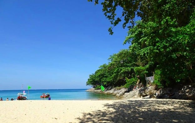 บรรยากาศ หาดแหลมสิงห์ ภูเก็ต