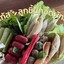 กัสกัสลูกชิ้นทอดผักสด