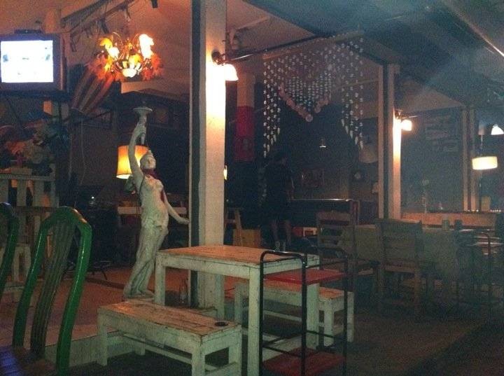 บรรยากาศสบายๆ ดนตรีเพราะ
