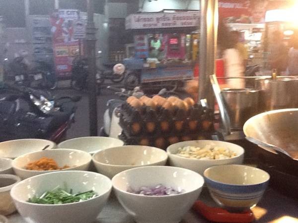 ร้านผัดไทเจ๊นันท์@หน้าเสรี