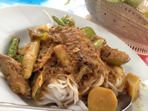 ขนมจีนแกงไตปลา