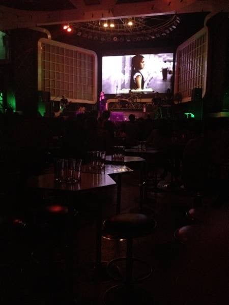 เค้าไปเที่ยวไหนกันหมดอ่ะ เที่ยงคืนกว่าแล้ว คนน้อยมาก...!!!