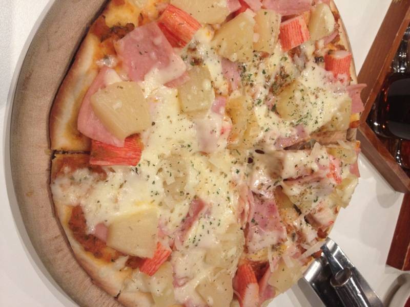 pizza hawaien 250 bath! อร่อยมากค่ะ