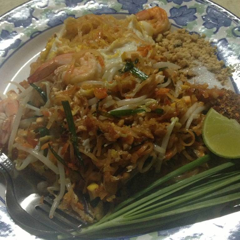 ผัดไทยกุ้งสด