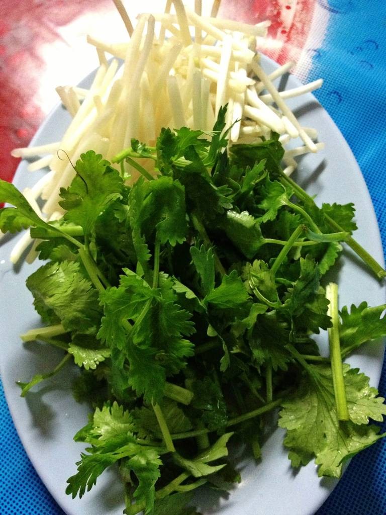 ผักใช้ทานกับหูฉลาม