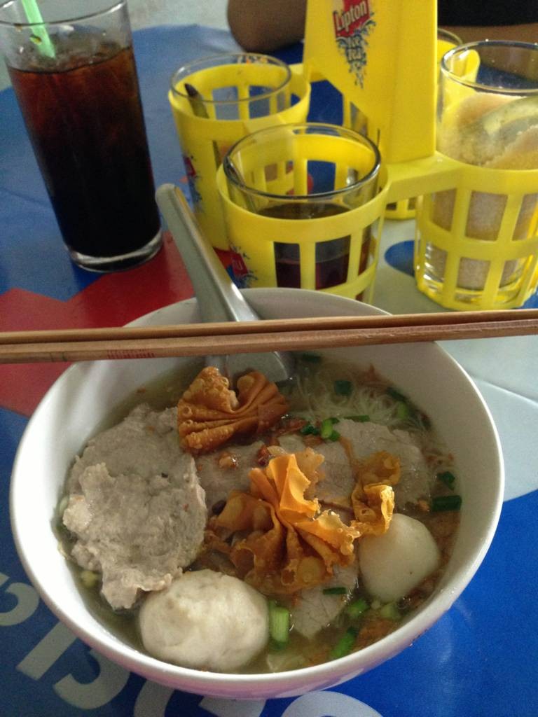 เส้นเล็กต้มจืด อร่อย