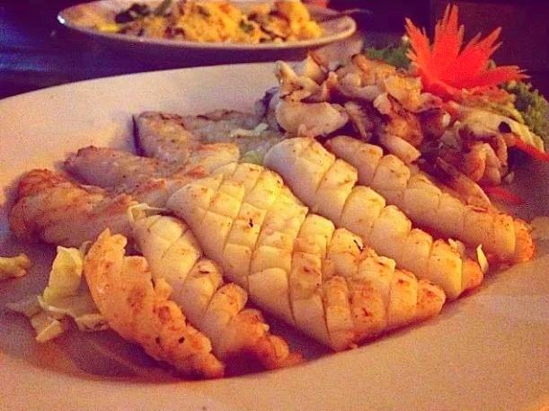 หมึกย่าง 300฿ สั่งทุกครั้งที่มา น้ำจิ้มอร่อยสวดยอด