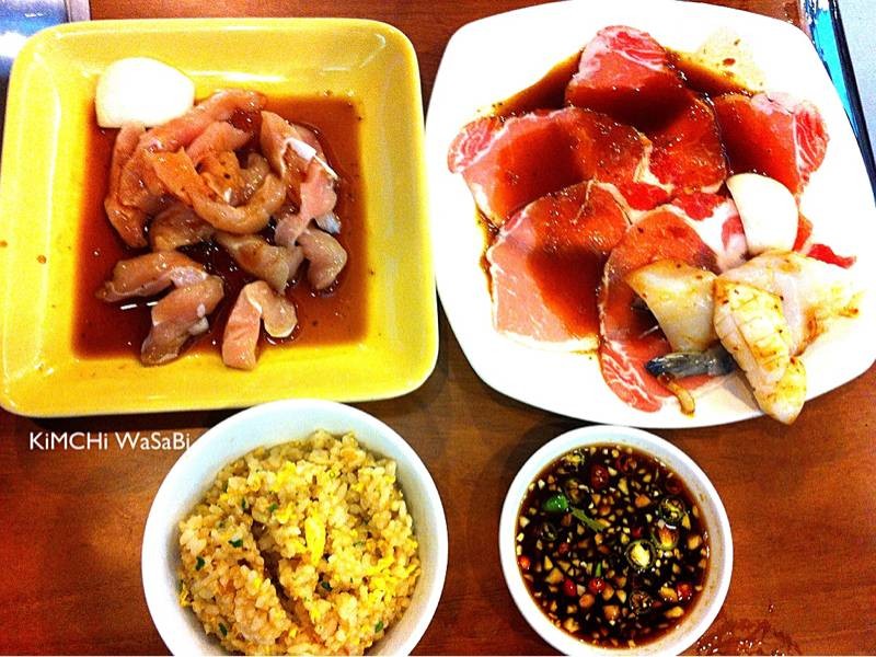 เซ็ทเนื้อไก่ กับเซ็ทหมูซีฟู้ด