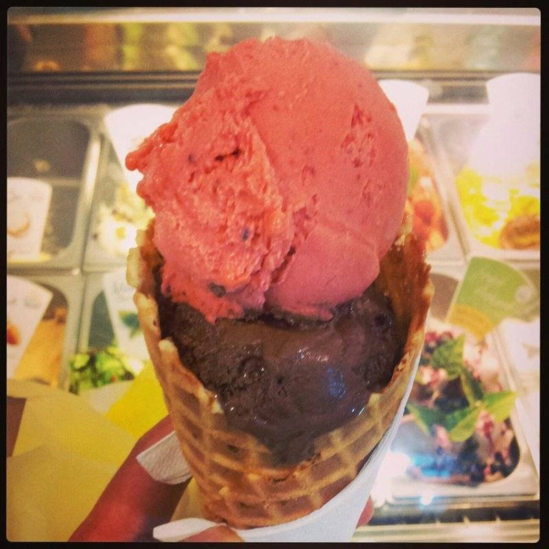 สตรอเบอรี่เชอเบท ,ช็อคเข้มข้น Serenade ได้ลดเหลือ60จาก90 เลือกได้2รส ^^ 