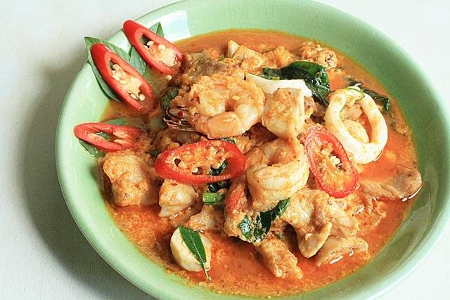 ผัดรับอรุณอุดมด้วยเนื้อสัตว์อิ่มแน่ๆ 