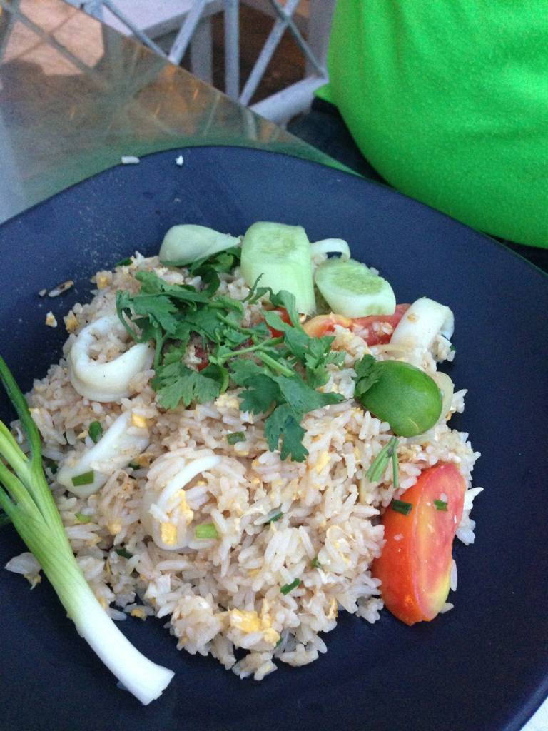 ข้าวผัดปลาหมึก