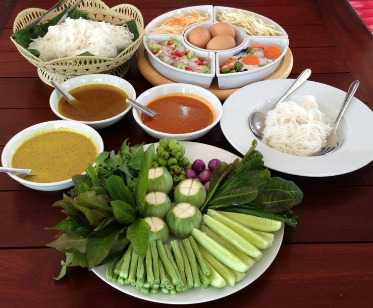 แกงไตปลา กับแกงเขียวหวานต้องสั่งเพิ่ม แกงไตปลาเมนูดังของทางร้านค่ะ